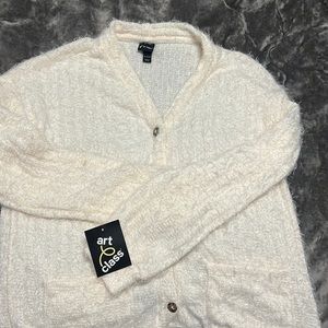 Girls “XL” (14/16) white cozy sweater from Target brand new never been worn.